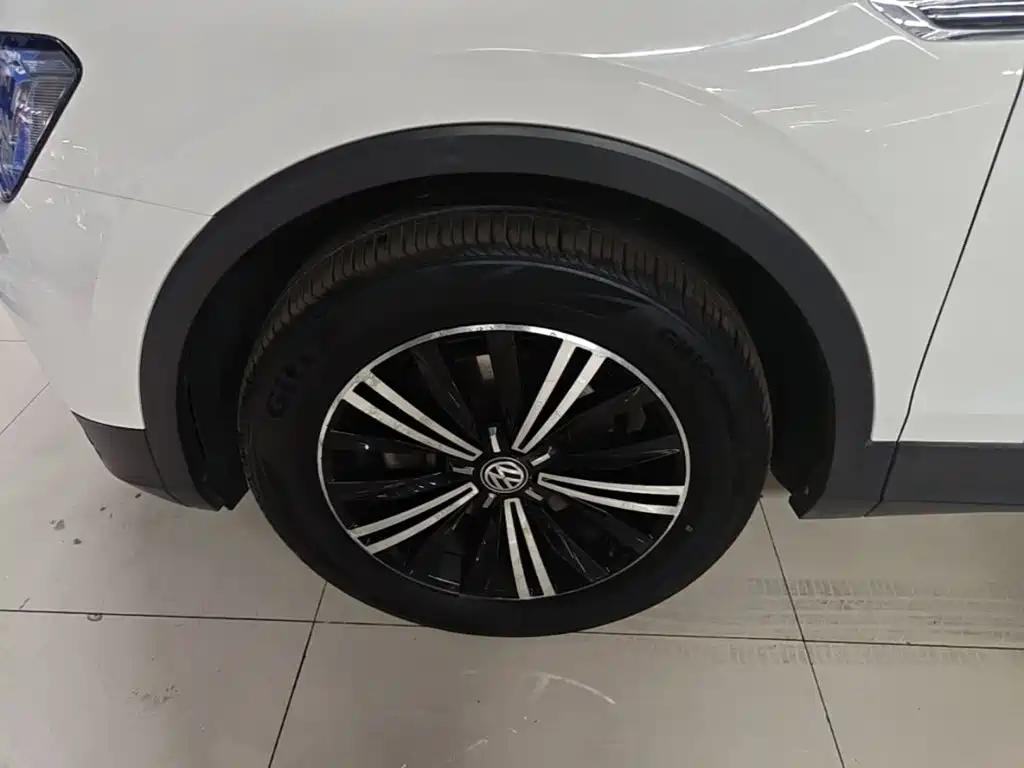 Volkswagen Tiguan L 2020 — фото 23