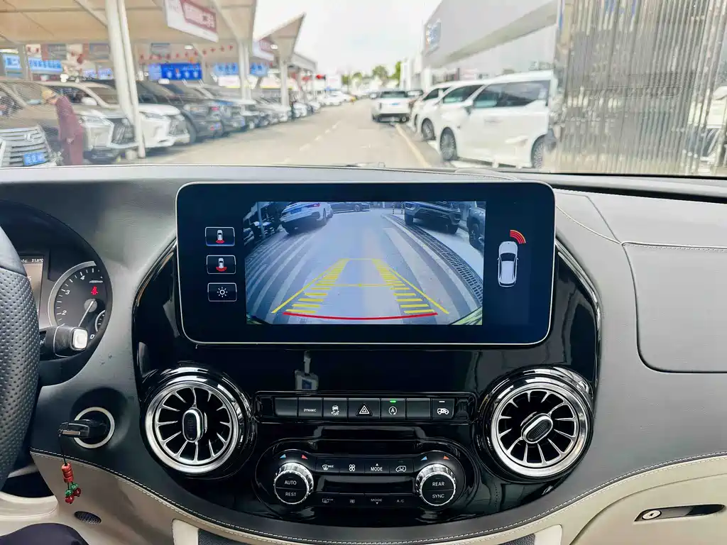 Mercedes-Benz Vito 2022 — фото 11