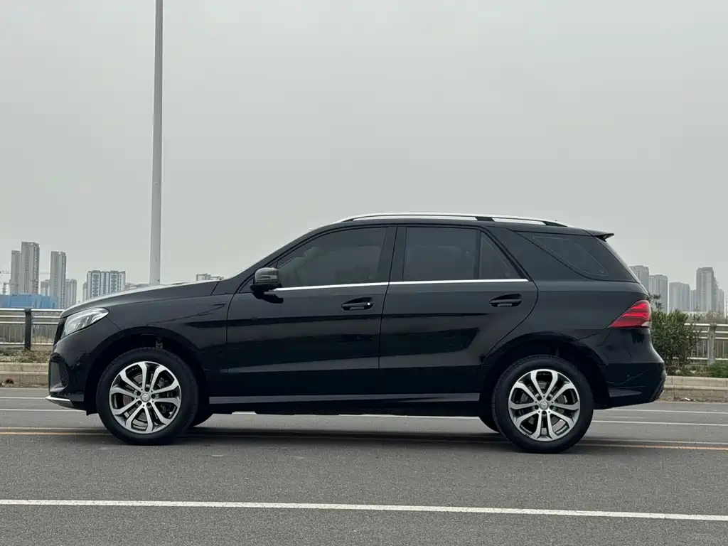 Mercedes-Benz GLE 2016 — фото 7