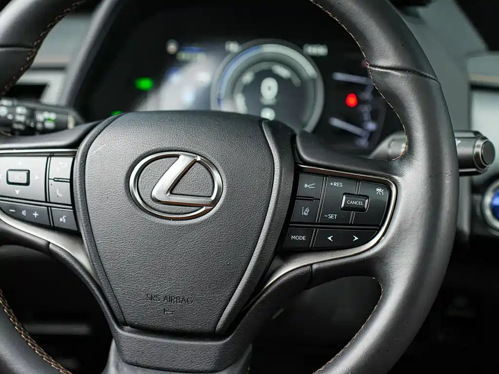 Lexus UX 2021 — фото 20