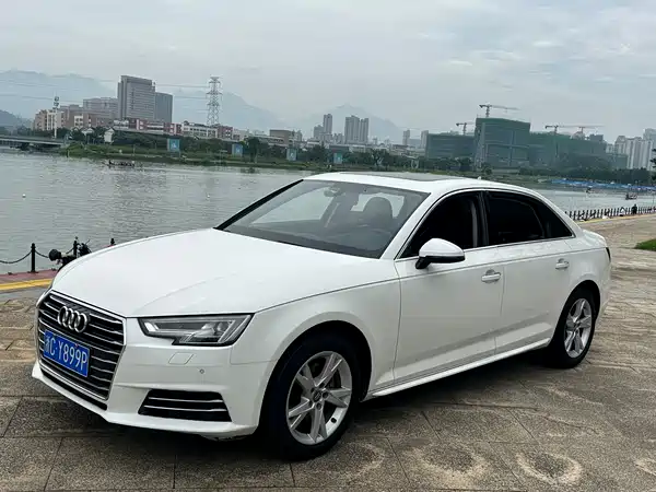Audi A4L 2018
