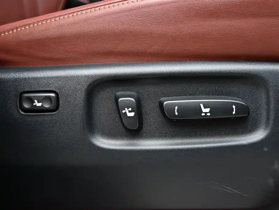 Lexus LX 2022 — фото 31