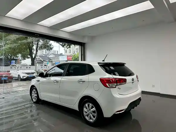 Kia K2 2015
