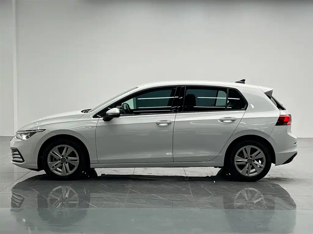 Volkswagen Golf 2023