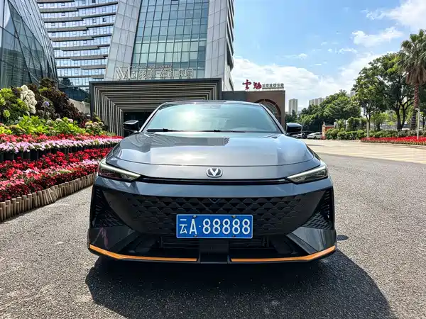 Changan UNI-V 2024