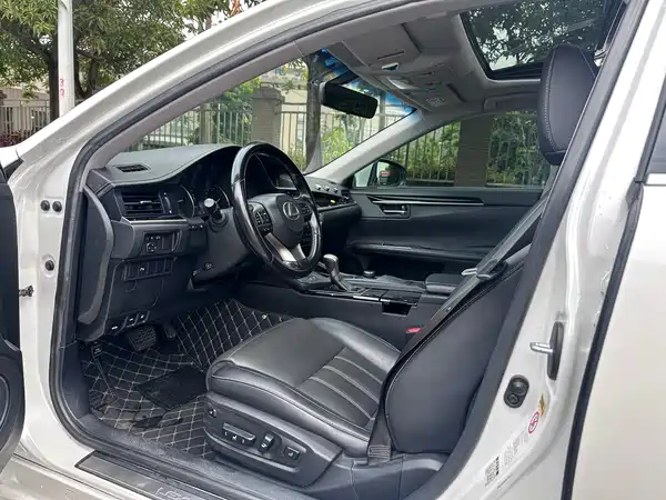 Lexus ES 2015