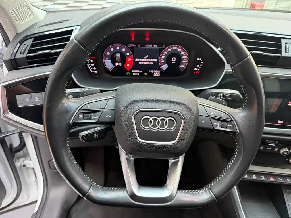 Audi Q3 2022 — фото 11
