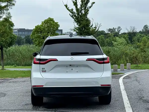 NIO ES8 2020