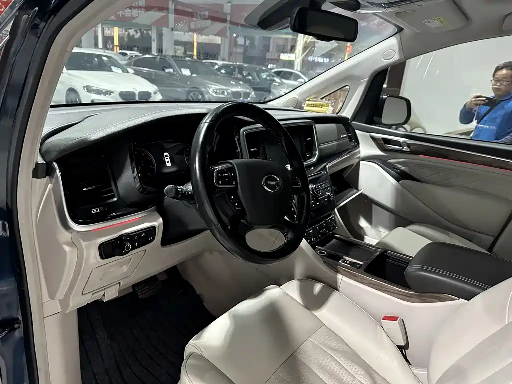 GAC Motor Trumpchi M8 2018 — фото 5