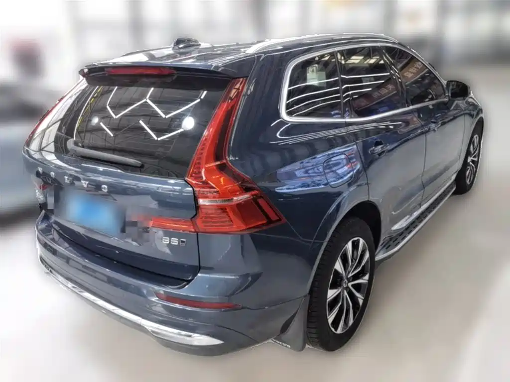 Volvo XC60 2022 — фото 12