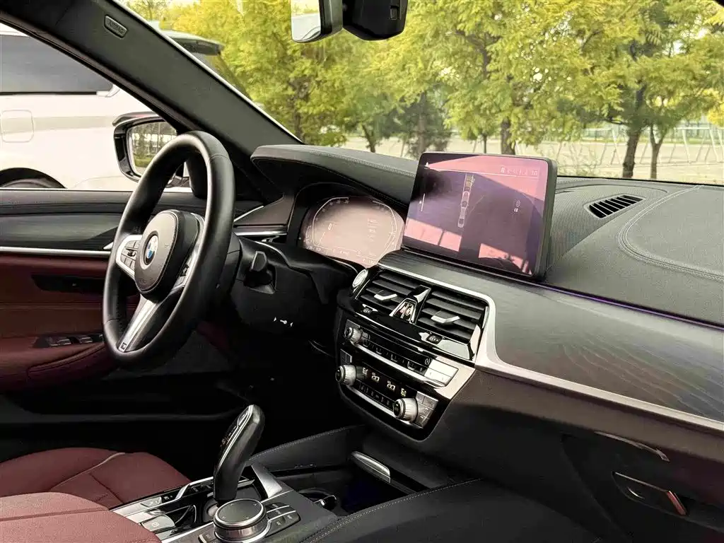 BMW 5 Series New Energy 2021 — фото 16
