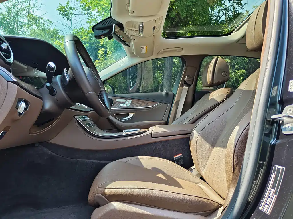 Mercedes-Benz E-Class 2023 — фото 23