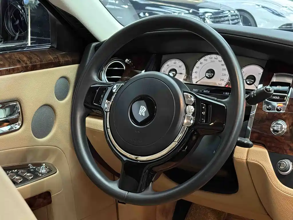 Rolls-Royce Ghost 2013 — фото 10