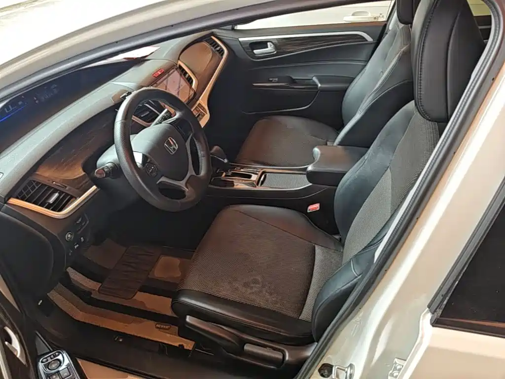 Honda Jade 2018 — фото 15