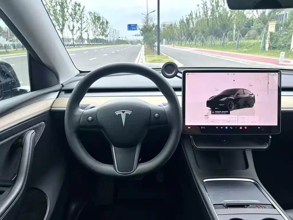 Tesla Model Y 2022 — фото 12