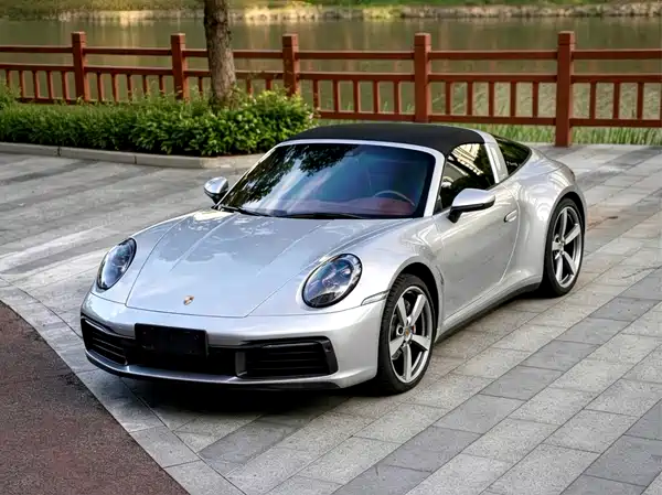 Porsche 911 2023