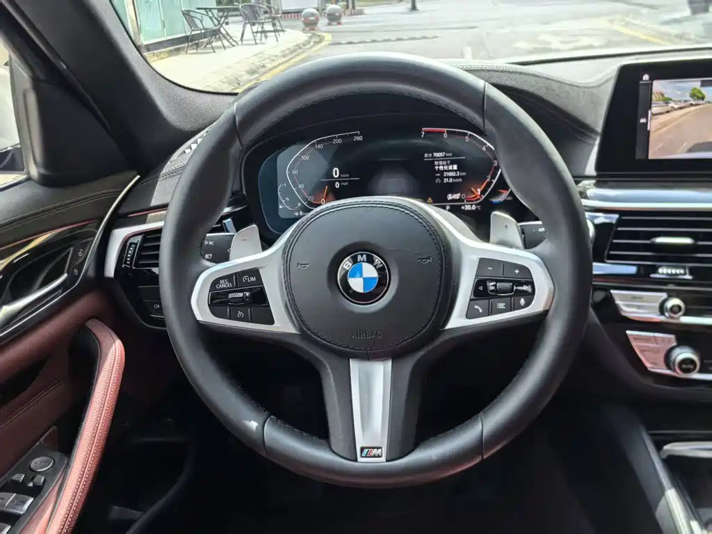 BMW 5 Series 2020 — фото 14