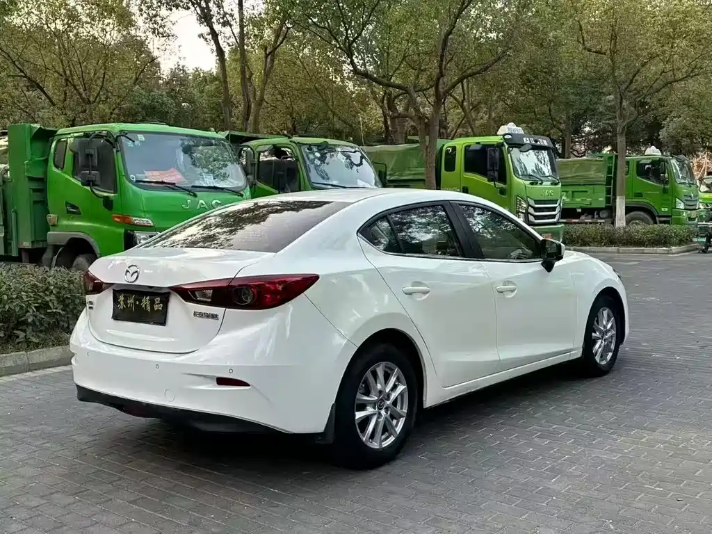 Mazda 3 Axela 2018 — фото 4