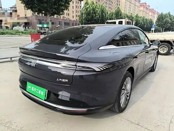 Buick Zhijing L7 2025