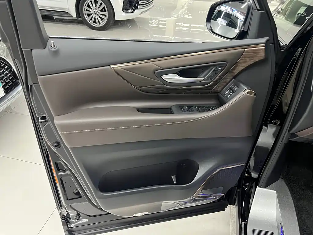 Toyota Vellfire 2026 — фото 20