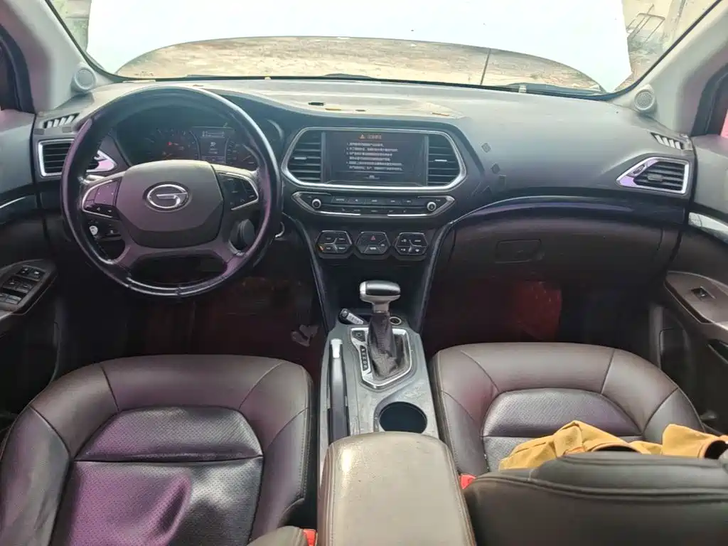 GAC Trumpchi GS4 2015 — фото 10