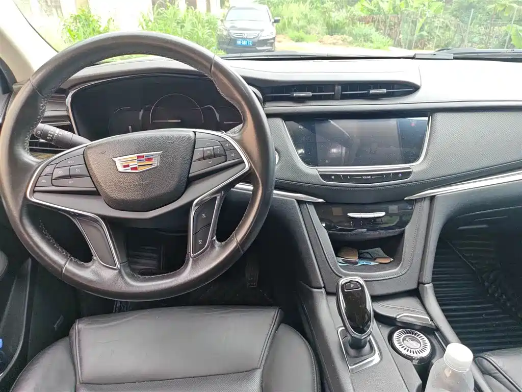 Cadillac XT5 2016 — фото 13