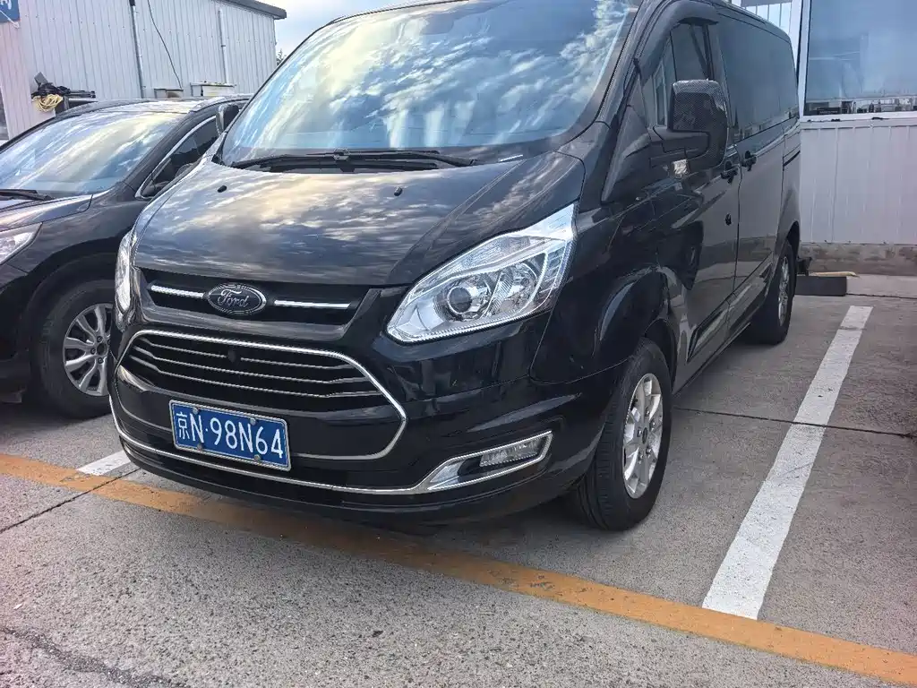 Ford Tourneo 2021 — фото 1