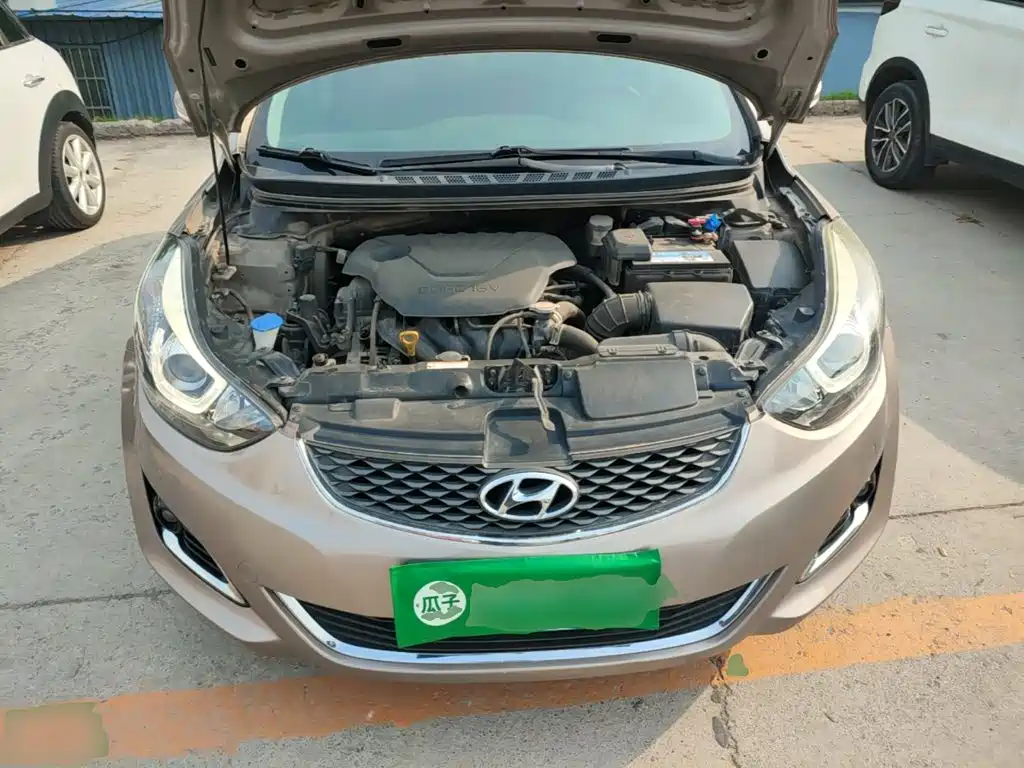 Hyundai Elantra 2017 — фото 16