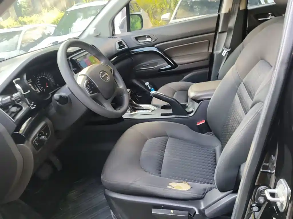 GAC Trumpchi GS4 2015 — фото 15