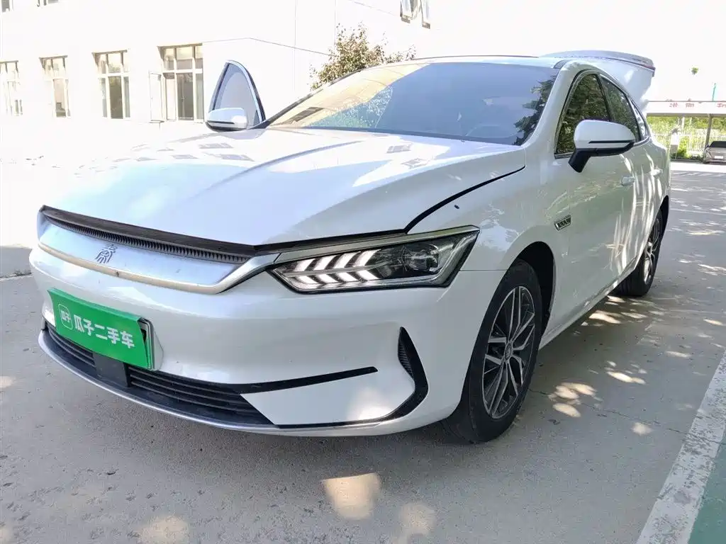 BYD Qin PLUS 2022 — фото 1