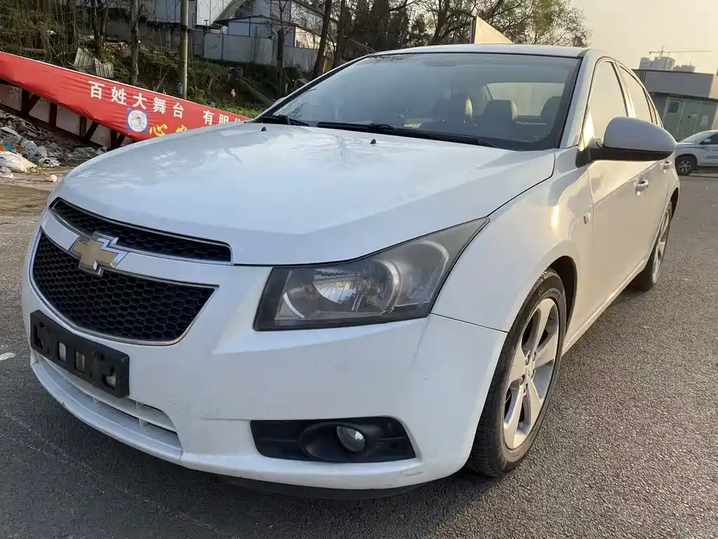 Chevrolet Cruze 2014 — фото 1