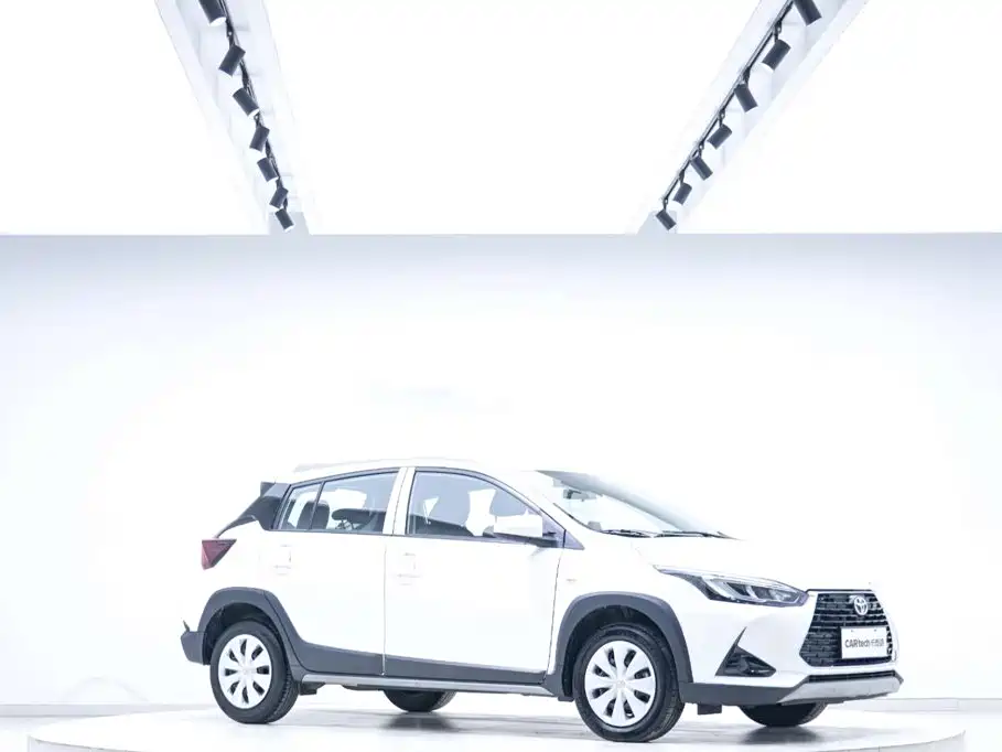 Toyota Yaris L 2023 — фото 2