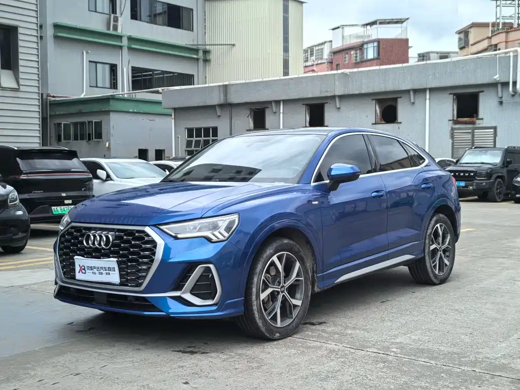 Audi Q3 Sportback 2022 — фото 1