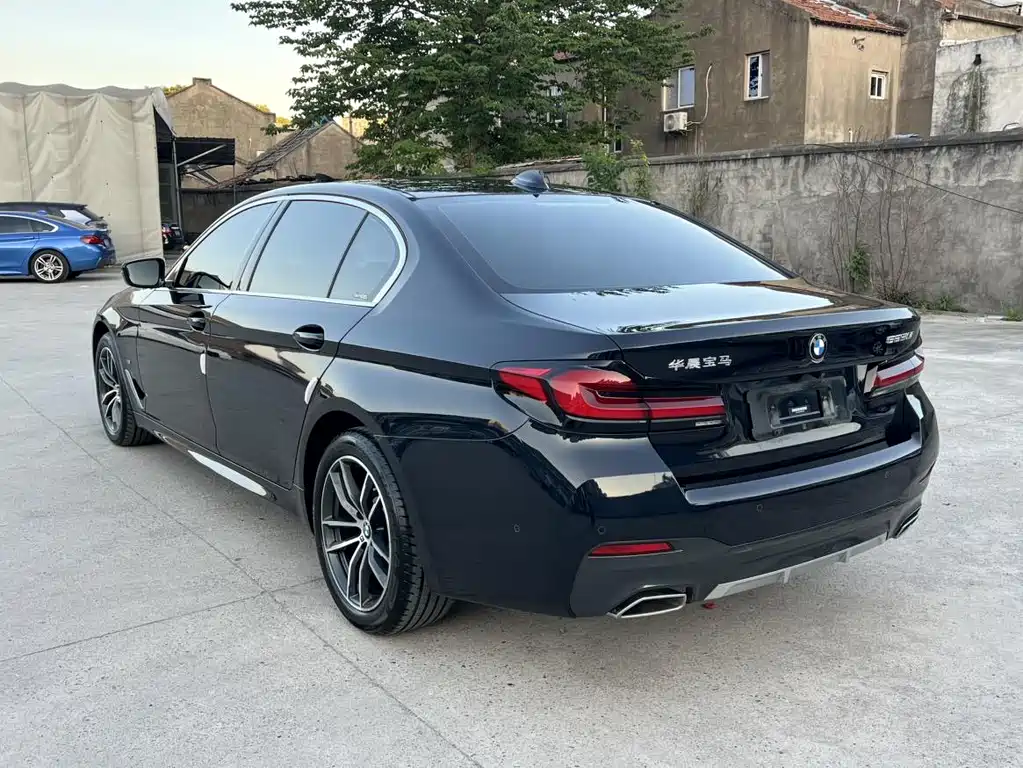 BMW 5 Series 2021 — фото 17