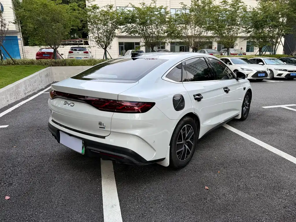 BYD Qin L 2025 — фото 11