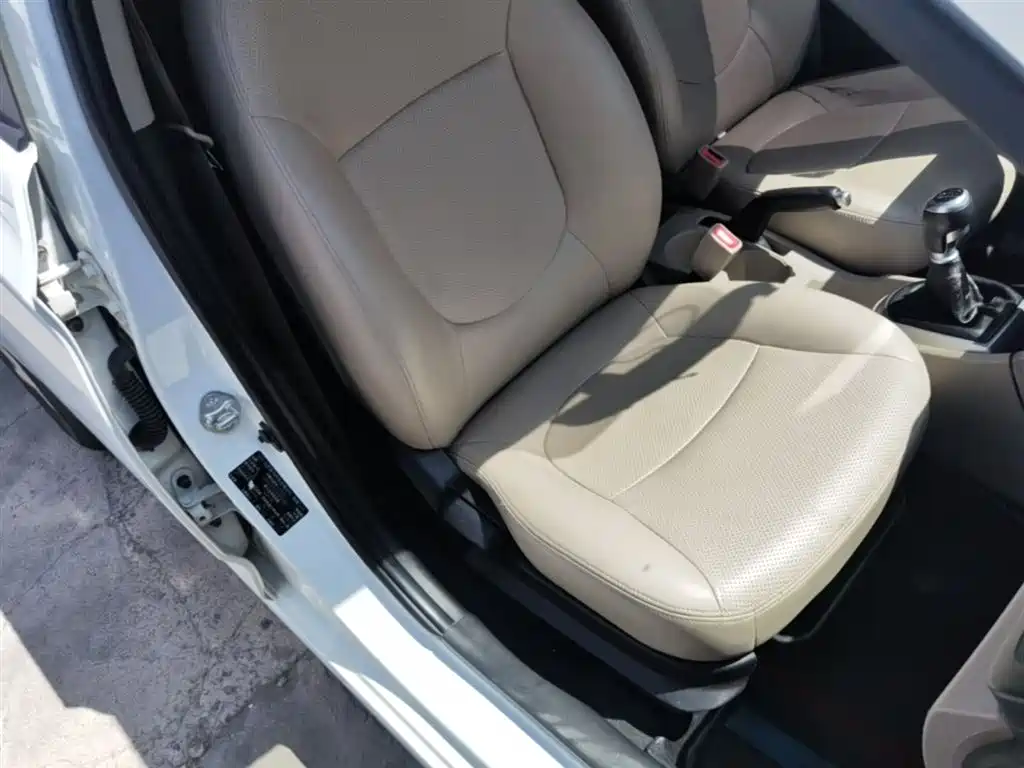 Hyundai Verna 2016 — фото 25