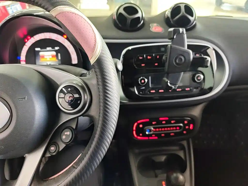 smart fortwo 2018 — фото 13