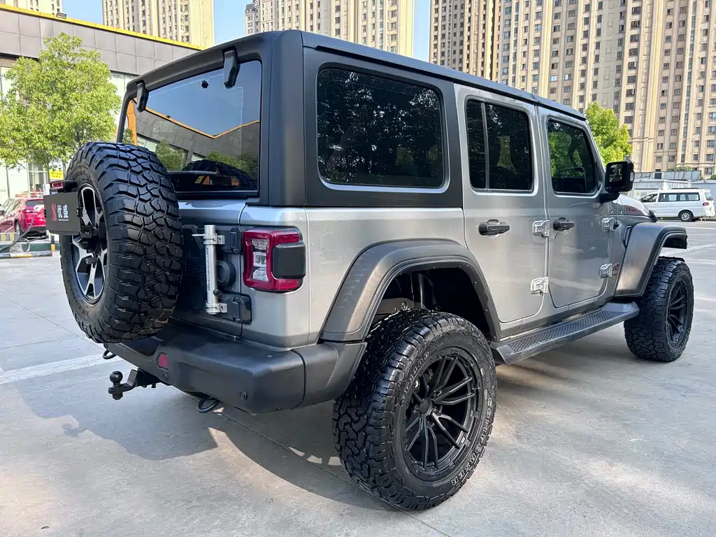 Jeep Wrangler 2021 — фото 8