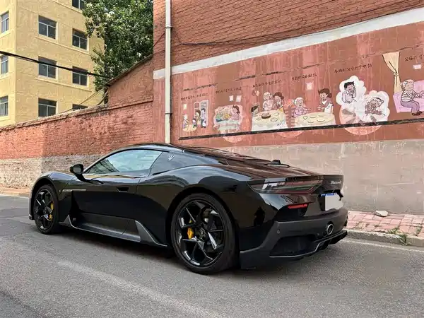 Maserati MC20 2020