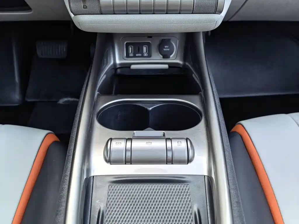 BYD Dolphin 2022 — фото 11