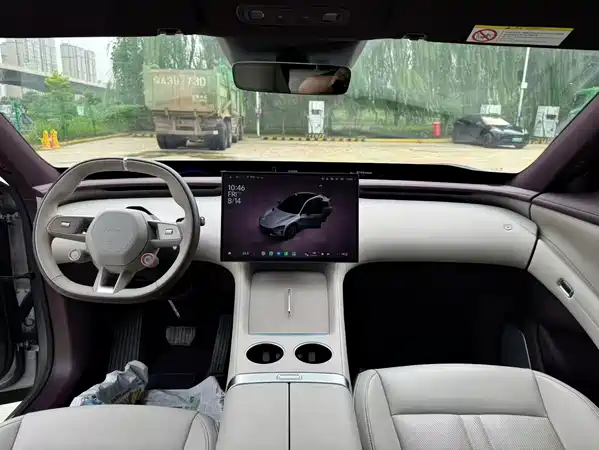 Xiaomi YU7 2025