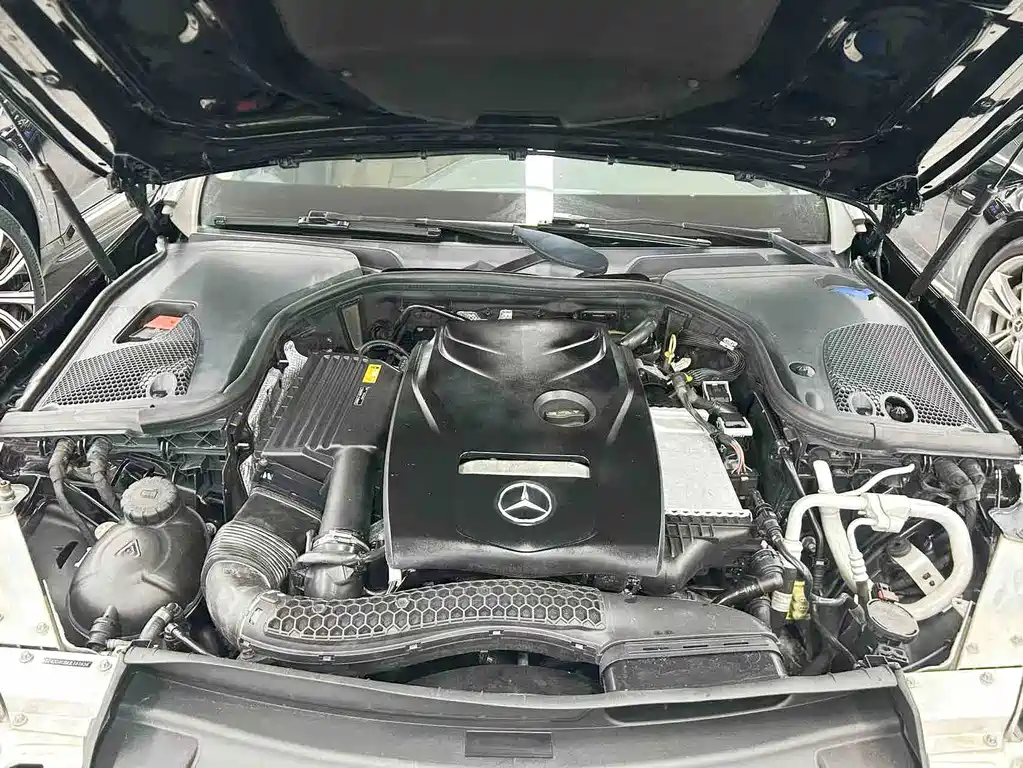 Mercedes-Benz E-Class 2018 — фото 25