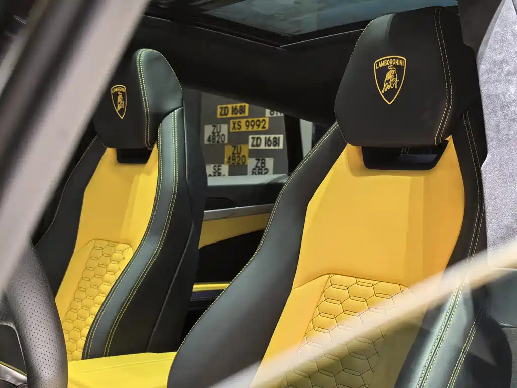 Lamborghini Urus 2023 — фото 13