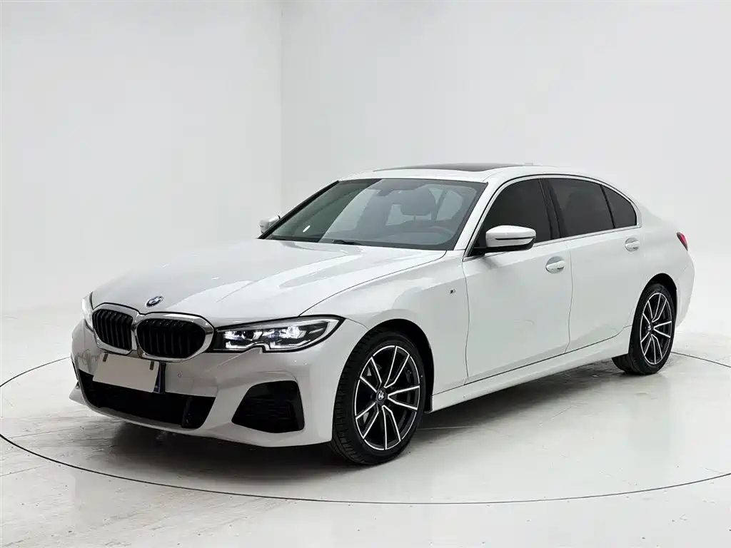 BMW 3 Series 2022 — фото 1
