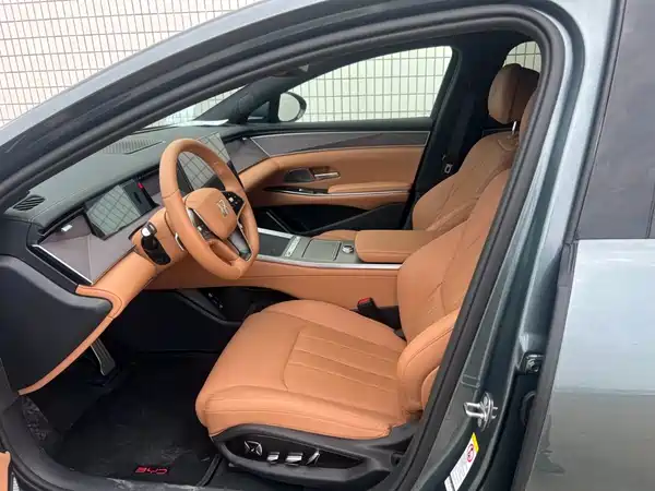 BYD Han L 2025