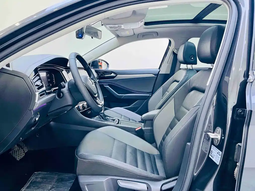 Volkswagen Sagitar 2022