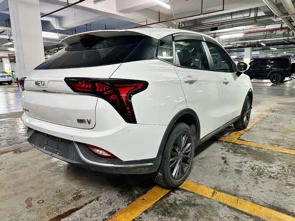 Neta V 2022