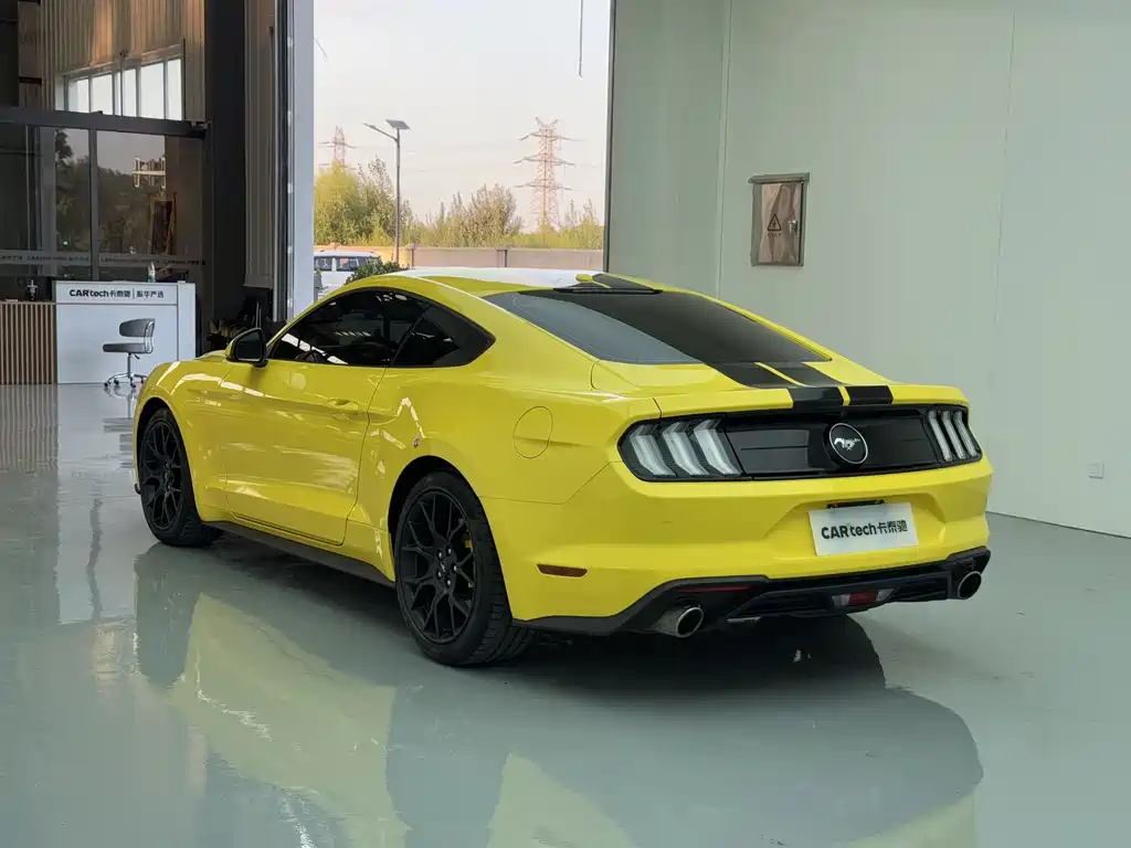 Ford Mustang 2020 — фото 11