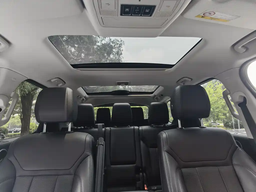 Land Rover Discovery 2019 — фото 14