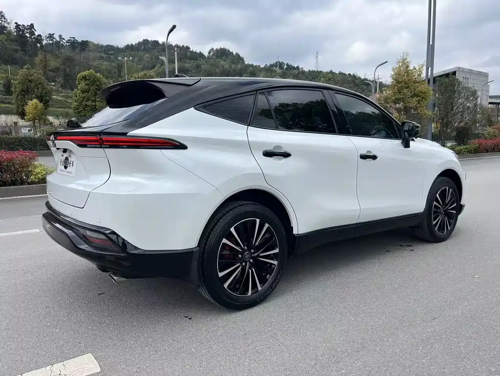 Toyota Venza 2022 — фото 12